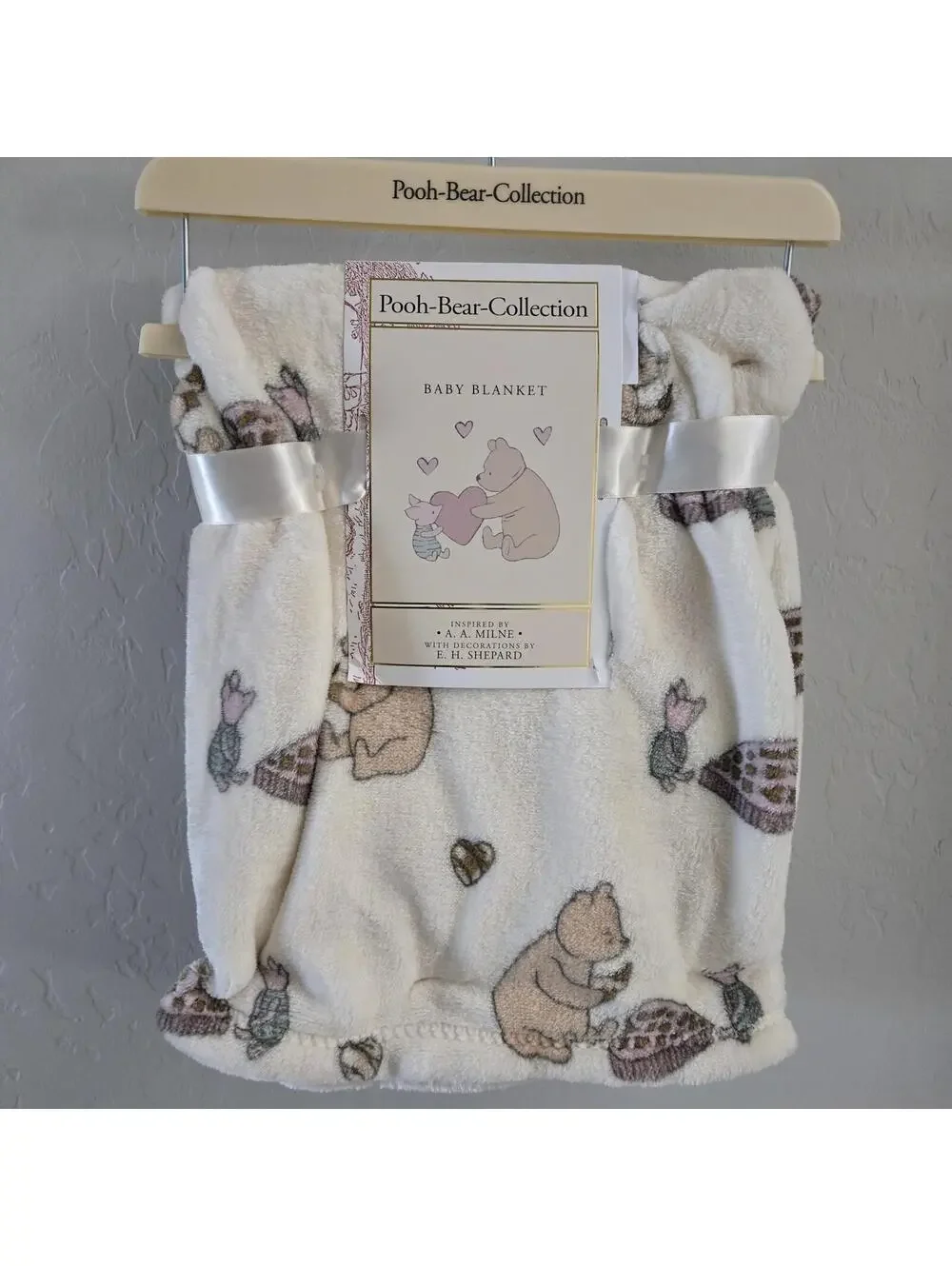 Winnie the Pooh Bear Collection Baby Blanket Valentine's Day Piglet 30 x 40” NEW